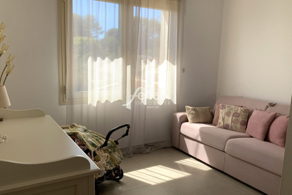 Draguignan, maison de 6 pièces sur terrain de 600 m2, piscine  – 6 pièces – 4 chambres – 150.00 m²