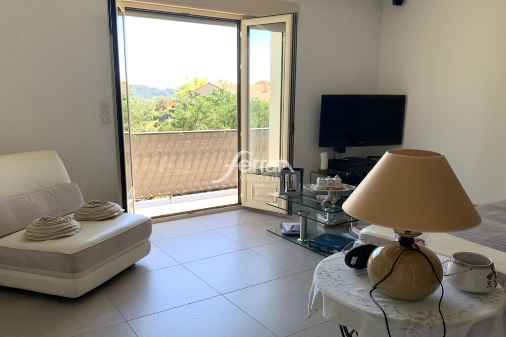 Draguignan, maison de 6 pièces sur terrain de 600 m2, piscine  – 6 pièces – 4 chambres – 150.00 m²