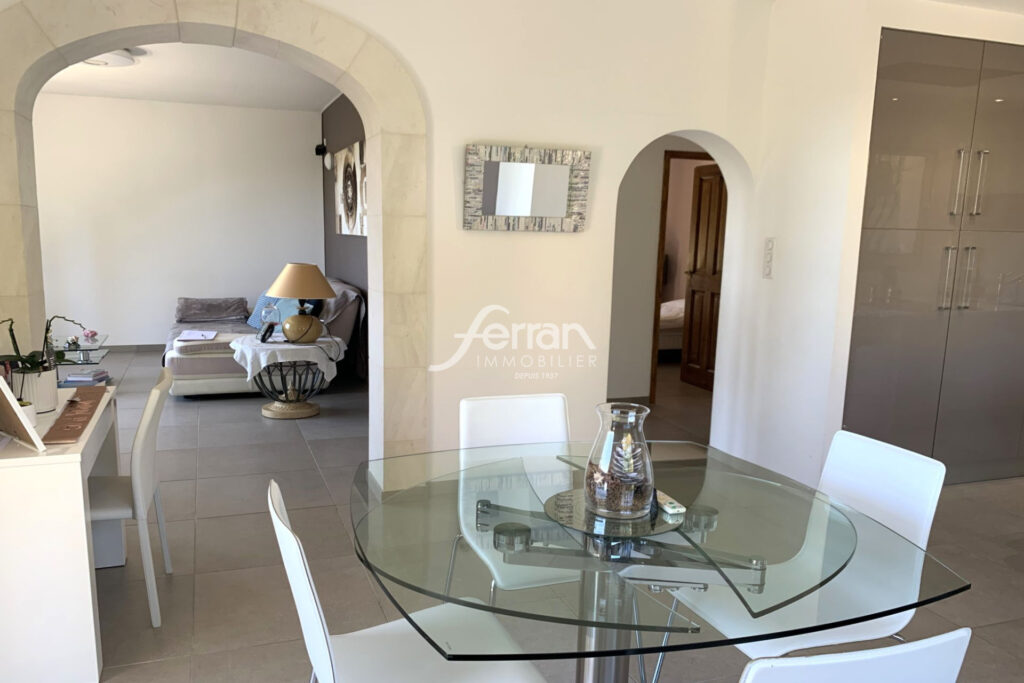 Draguignan, maison de 6 pièces sur terrain de 600 m2, piscine  – 6 pièces – 4 chambres – 150.00 m²