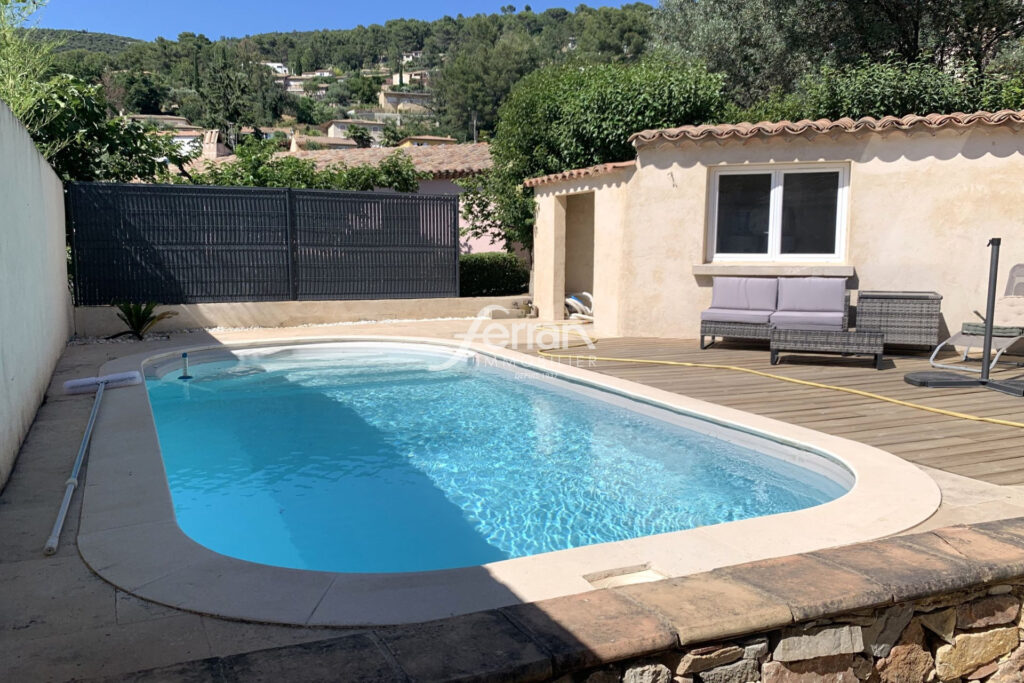 Draguignan, maison de 6 pièces sur terrain de 600 m2, piscine  – 6 pièces – 4 chambres – 150.00 m²