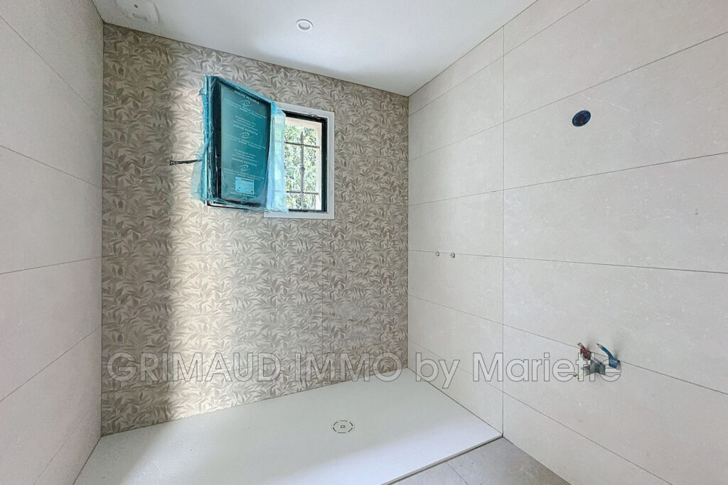 joli mazet avec jardinet et deux terrasses, a pied des plages, – 3 pièces – 2 chambres – 4  – 72.81 m²