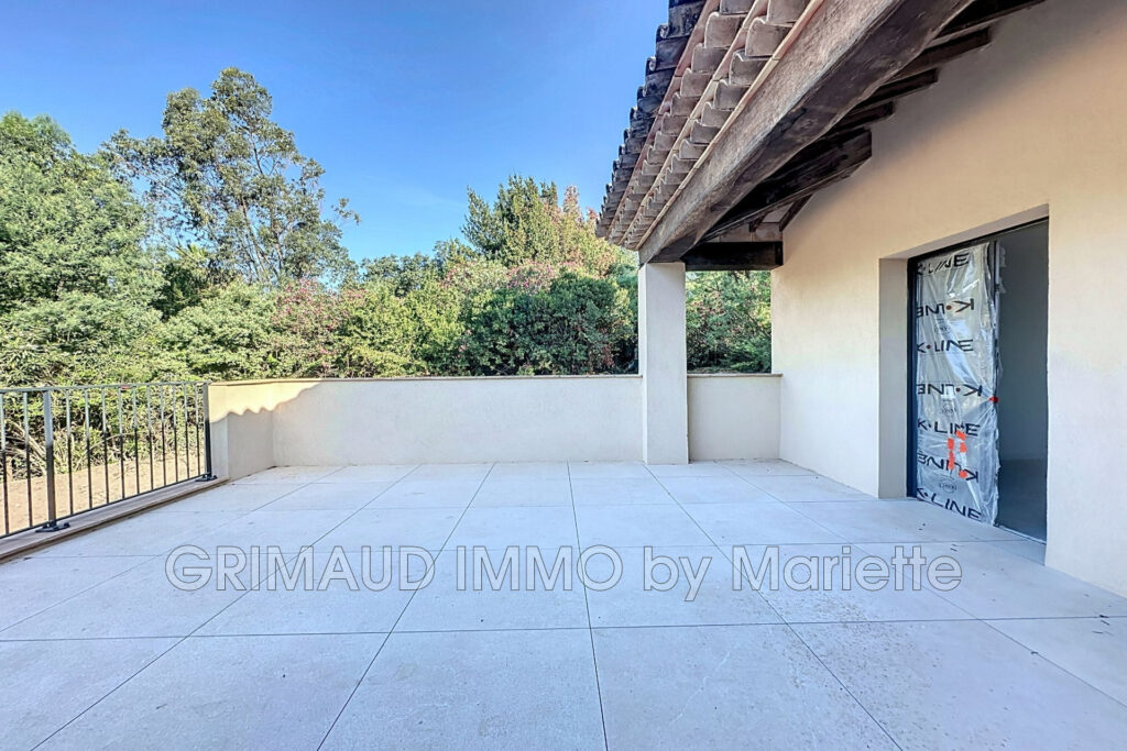 joli mazet avec jardinet et deux terrasses, a pied des plages, – 3 pièces – 2 chambres – 4  – 72.81 m²