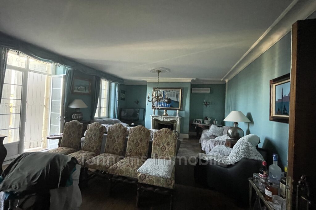 Lot Maison de maître et 2 maisons piscine – 8 pièces – 4 chambres – 4  – 176.73 m²