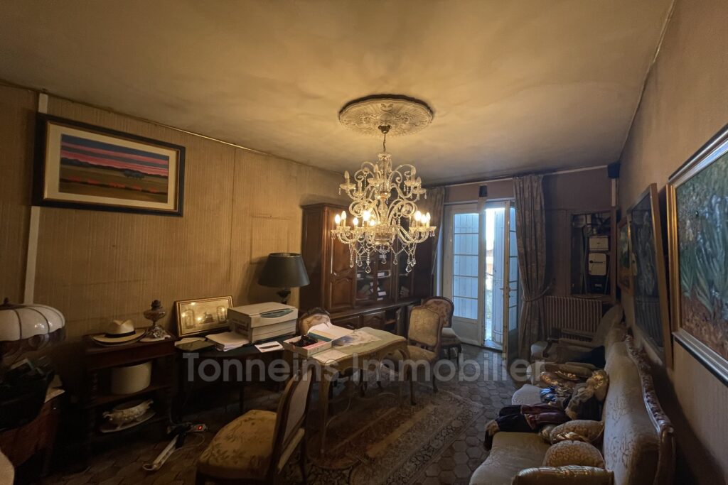 Lot Maison de maître et 2 maisons piscine – 8 pièces – 4 chambres – 4  – 176.73 m²