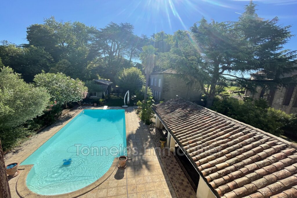 Lot Maison de maître et 2 maisons piscine – 8 pièces – 4 chambres – 4  – 176.73 m²