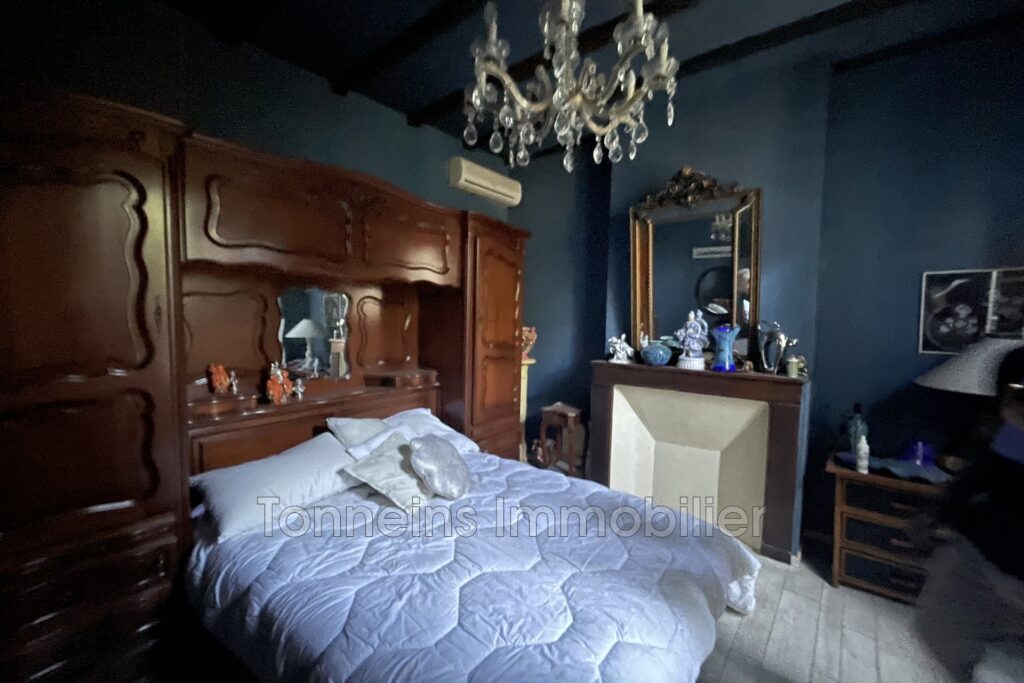 Lot Maison de maître et 2 maisons piscine – 8 pièces – 4 chambres – 4  – 176.73 m²