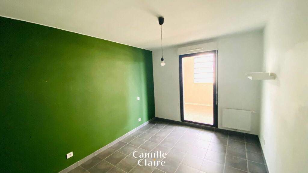 Vente Appartement 3 pièces avec grande terrasse et box dans  – 3 pièces – 2 chambres – NR  – 58 m²