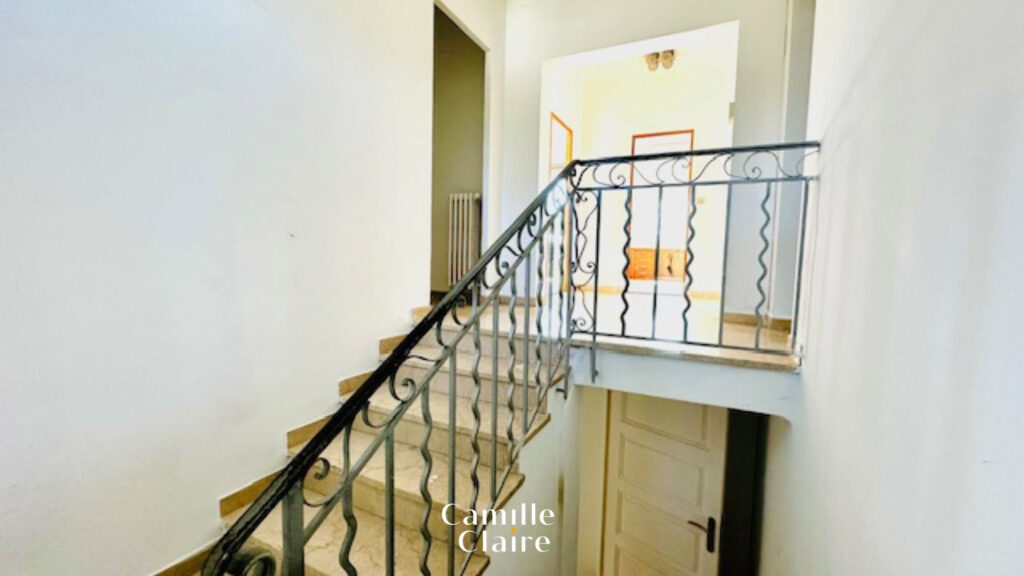 Maison contemporaine de prestige de 290m2 à 5 minutes du cen – 9 pièces – 7 chambres – NR  – 290 m²