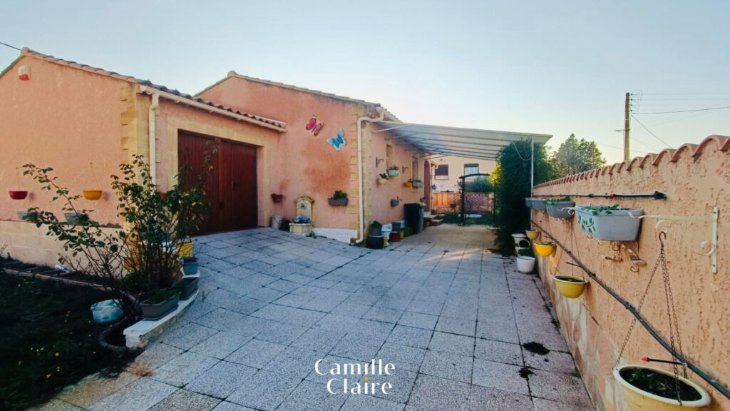 MAISON T4 DE PLAIN PIED DE 102 M2 SUR 529 M2 AU CALME ET PIS – 4 pièces – 3 chambres – NR  – 102 m²