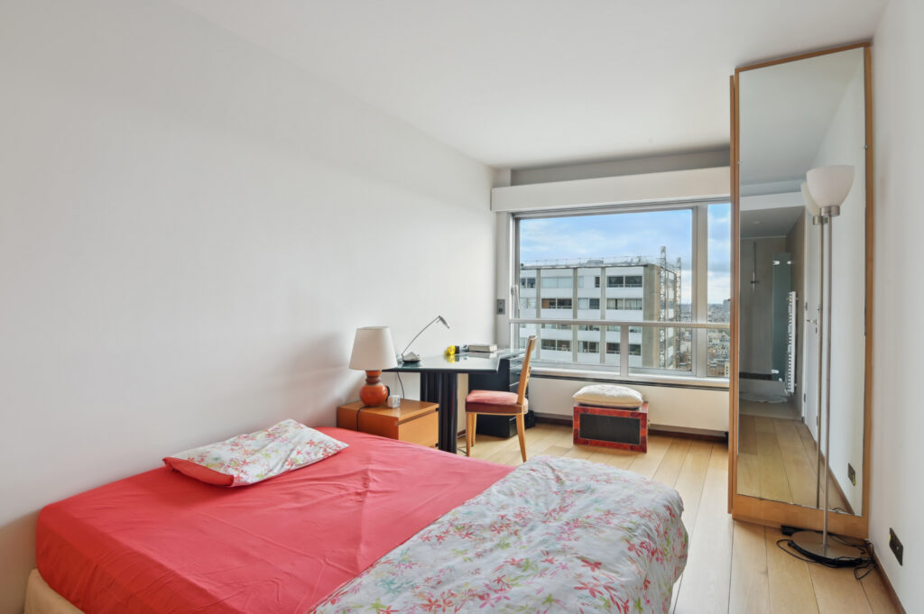 Paris 15ème – Beaugrenelle – Appartement Rare avec Terrasse  – 4 pièces – 3 chambres – NR  – 200 m²