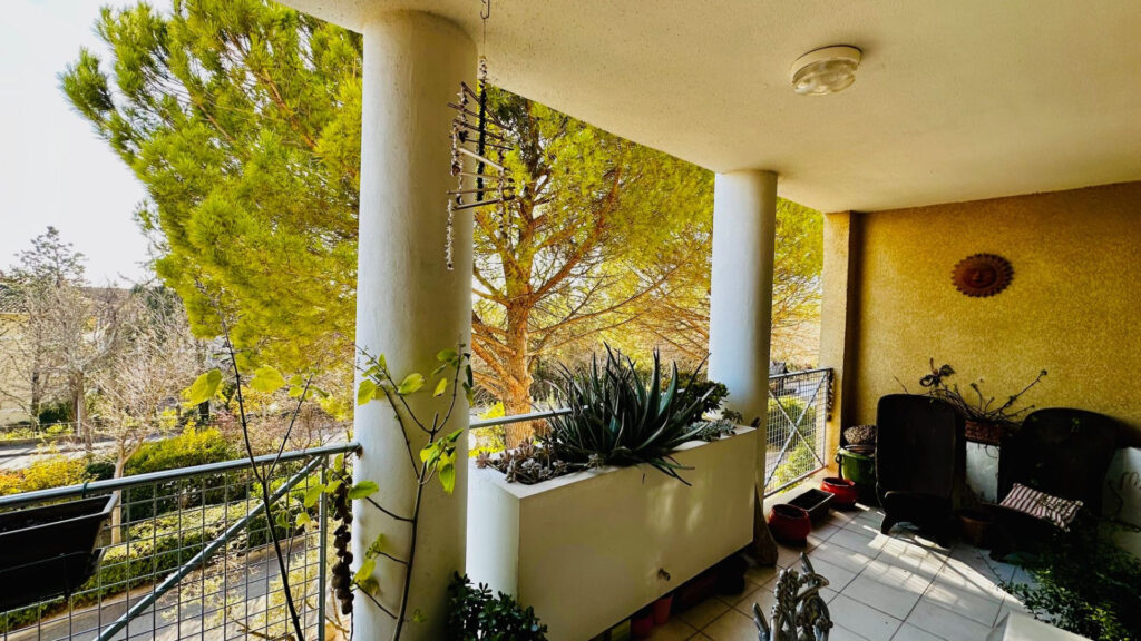 Appartement T4 standing avec terrasse à Aix-en-Provence – 4 pièces – 3 chambres – NR  – 94 m²