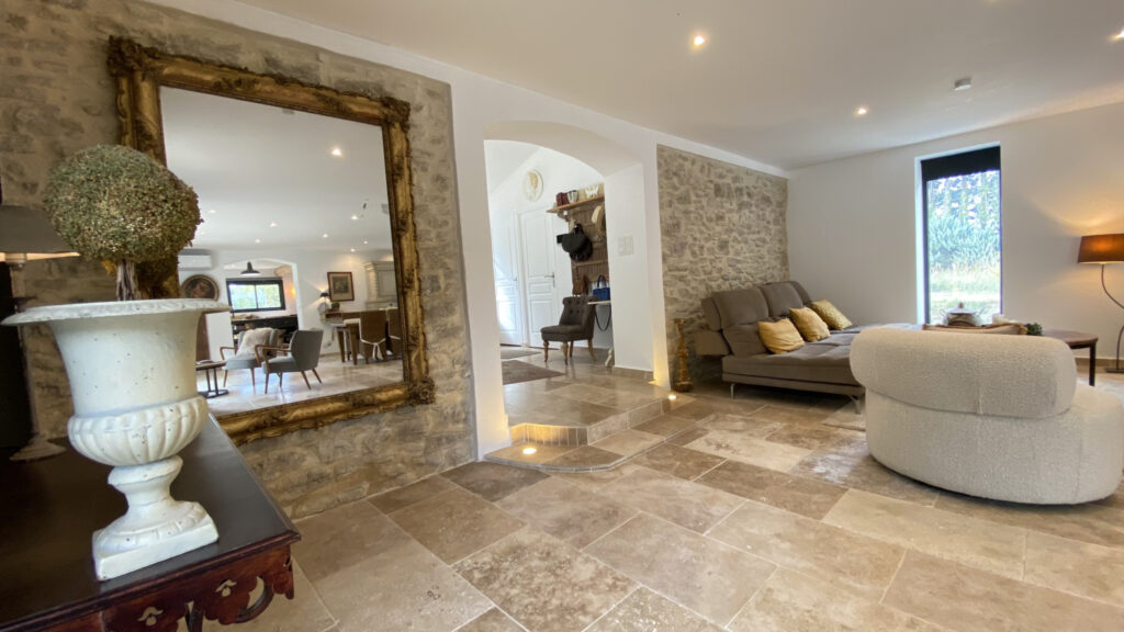 ‘MERVEILLE’ MAS D’EXCEPTION DE 260 m2 AVEC BASSIN PROVENCAL – 7 pièces – 4 chambres – NR  – 260 m²