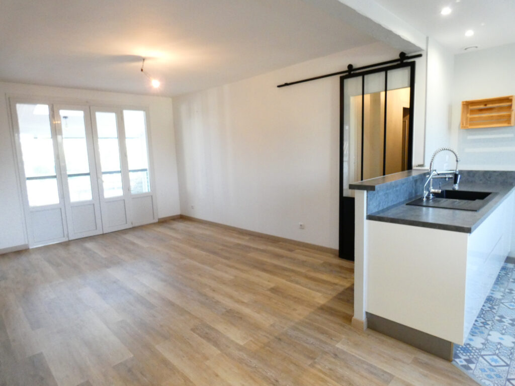 Maison rénovée avec piscine – 4 pièces – 3 chambres – 4  – 120 m²