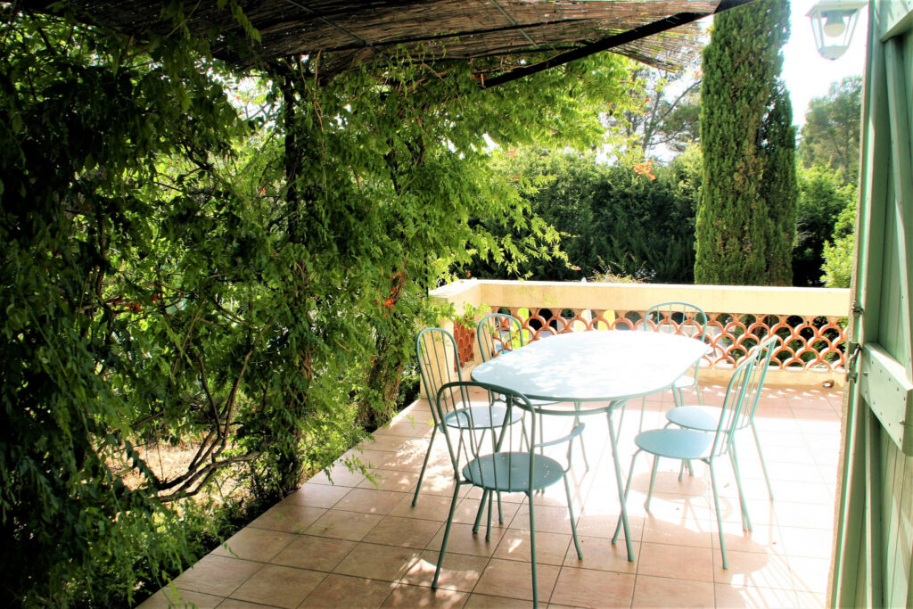 Maison individuelle avec grand terrain et piscine – 7 pièces – 5 chambres – 6  – 150 m²