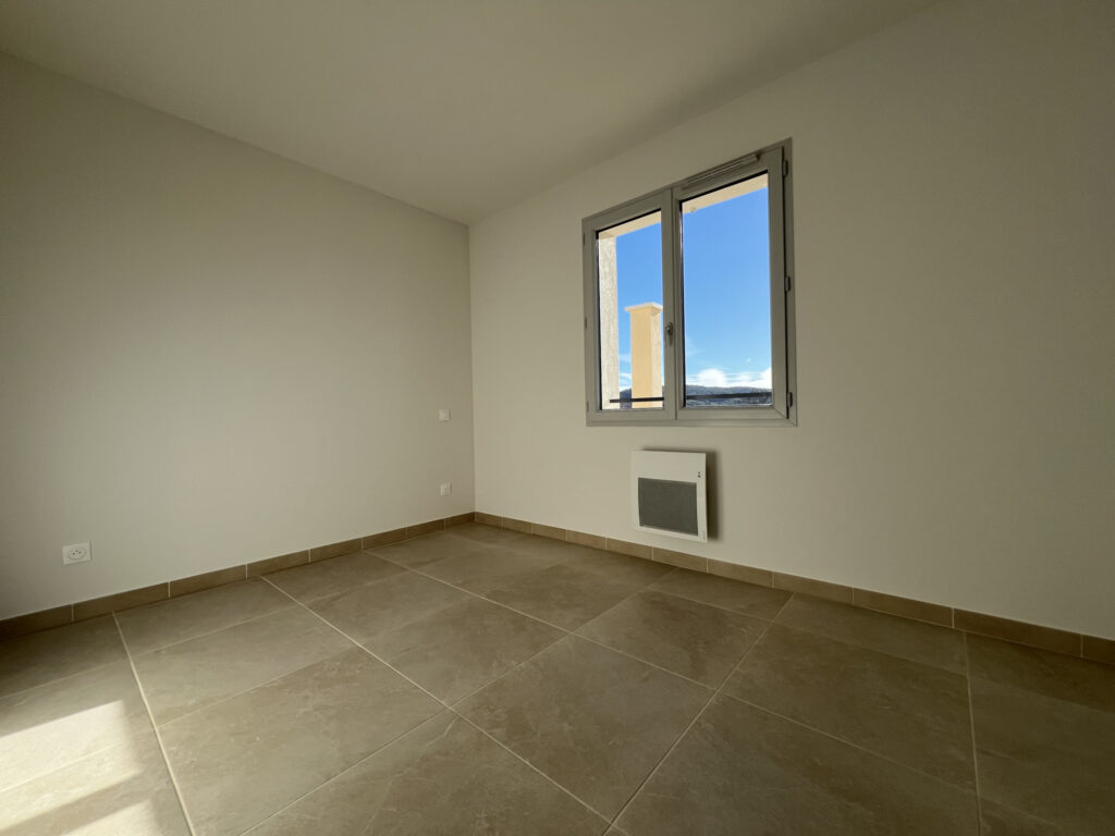 La Bastidonne : Location maison T4 avec jardin et belle vue  – 4 pièces – 3 chambres – 86.68 m²