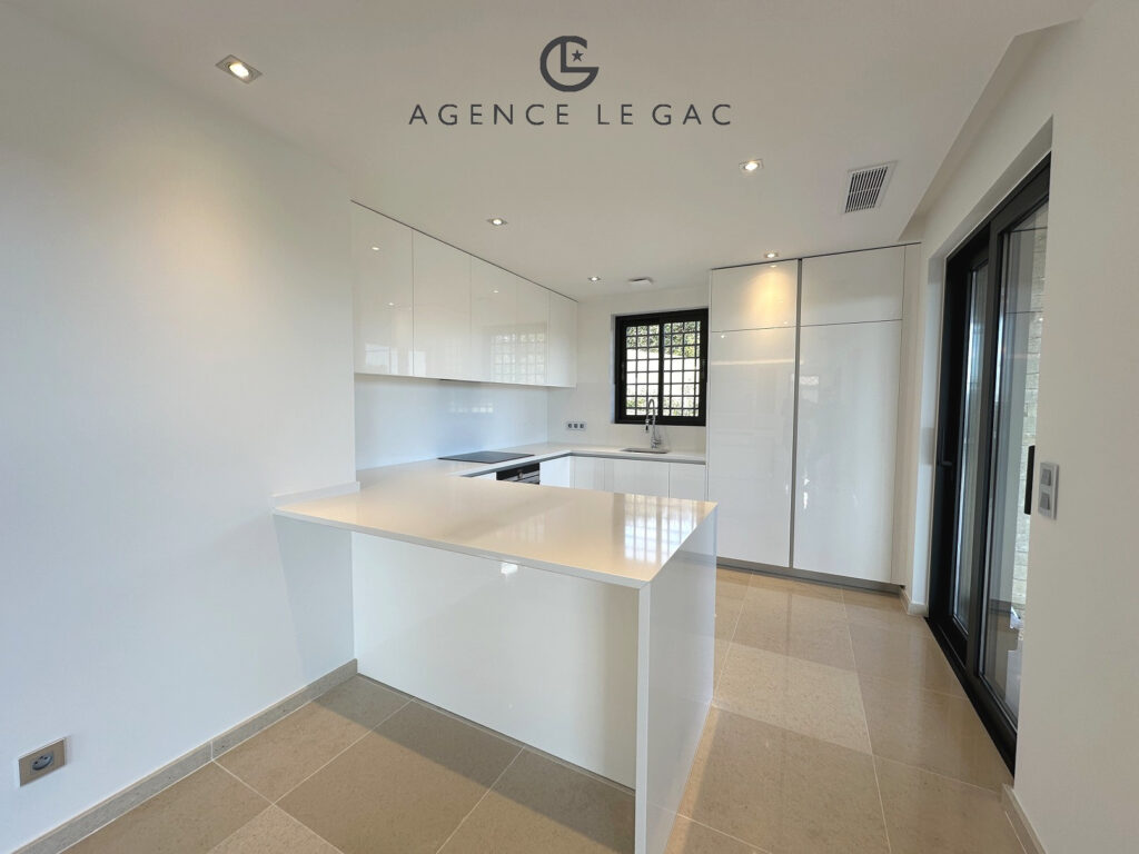 VILLA NEUVE PRESTATIONS HAUT DE GAMME – 5 pièces – 4 chambres – 4  – 180 m²