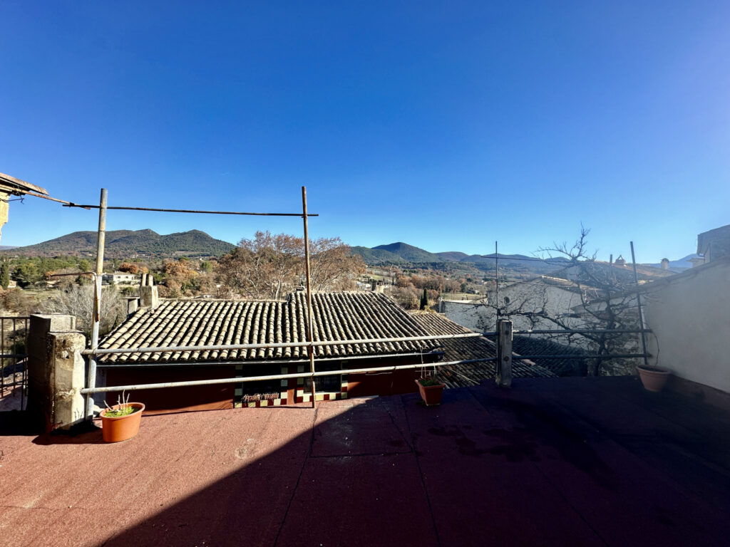 Maison de village à rénover – 7 pièces – 4 chambres – 6  – 160.6 m²