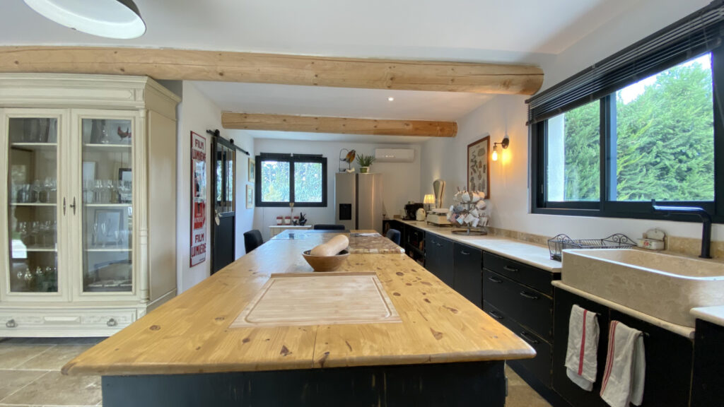 ‘MERVEILLE’ MAS D’EXCEPTION DE 260 m2 AVEC BASSIN PROVENCAL – 7 pièces – 4 chambres – NR  – 260 m²