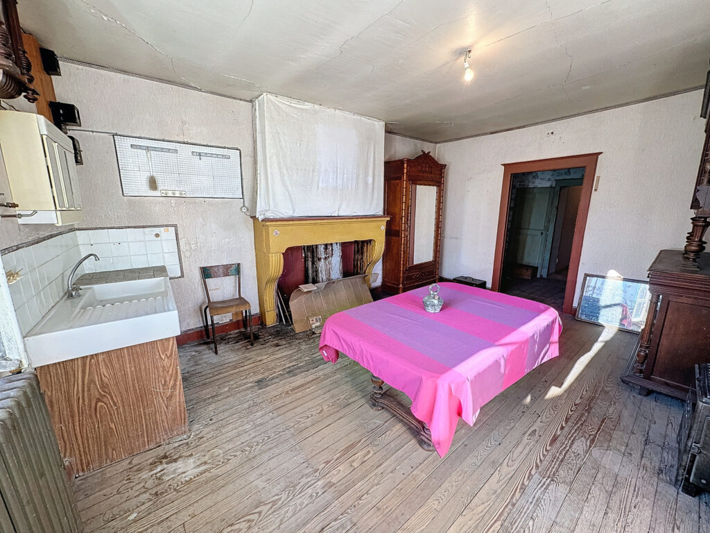 Maison Rustique de 1787, Spacieuse et Pleine de Caractère ! – 6 pièces – 4 chambres – 6  – 176 m²