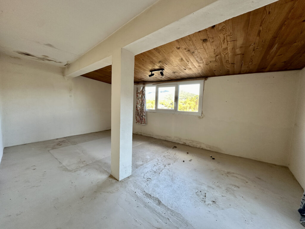 Maison de village à rénover – 7 pièces – 4 chambres – 6  – 160.6 m²