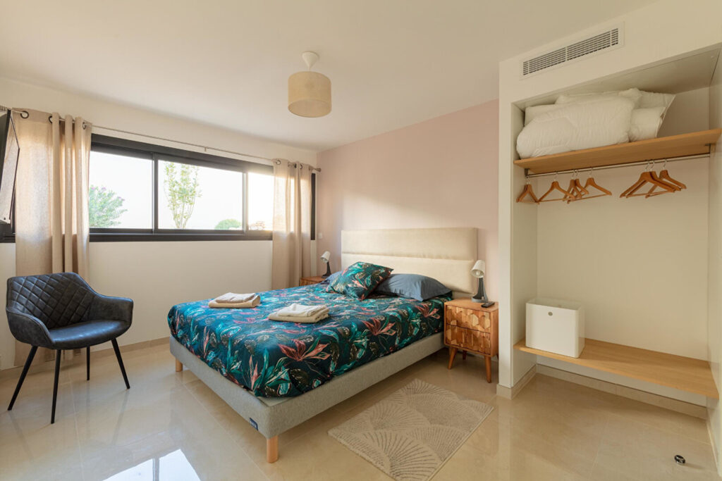 Maison Bandol 8 pièce(s) 210 m2 – 8 pièces – 5 chambres – 6  – 210 m²