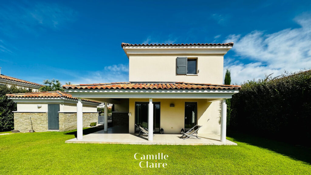 Villa contemporaine 3 chambres, terrain, piscine, environnem – 4 pièces – 3 chambres – NR  – 120 m²