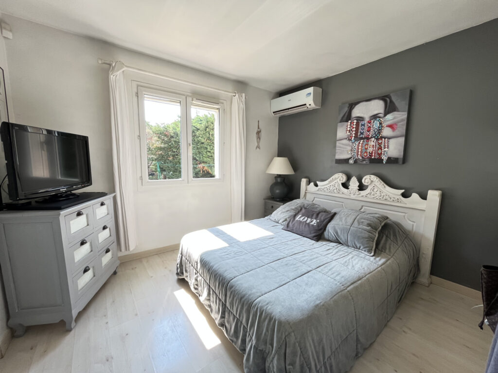 Villa individuelle avec piscine – 7 pièces – 5 chambres – 6  – 155 m²