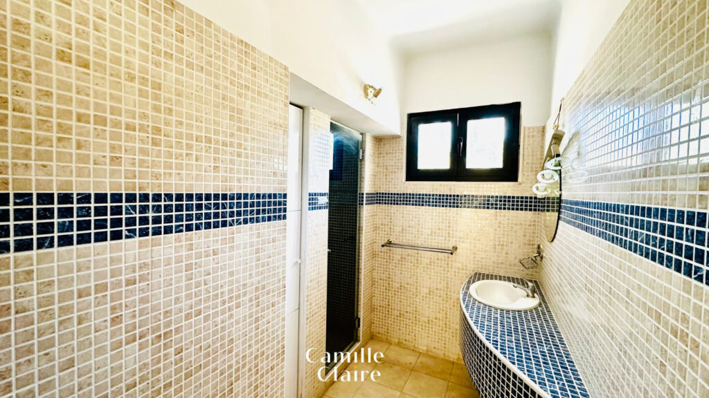 Maison contemporaine de prestige de 290m2 à 5 minutes du cen – 9 pièces – 7 chambres – NR  – 290 m²