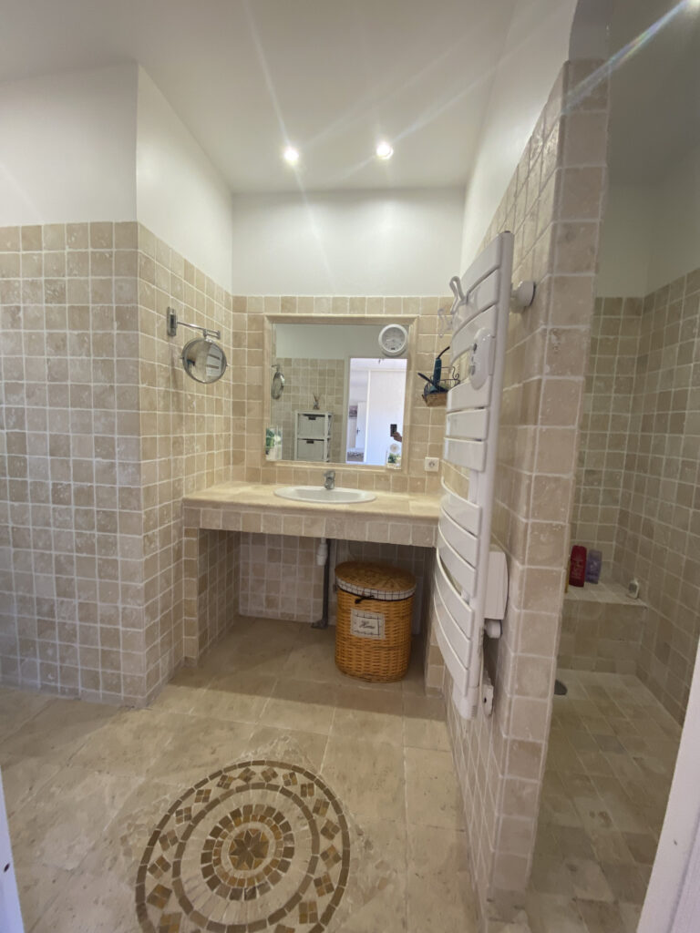 Villa individuelle avec piscine – 5 pièces – 3 chambres – 6  – 155 m²