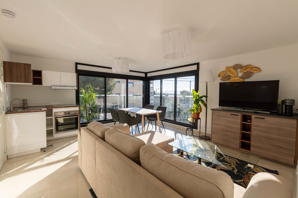 Maison Bandol 8 pièce(s) 210 m2 – 8 pièces – 5 chambres – 6  – 210 m²