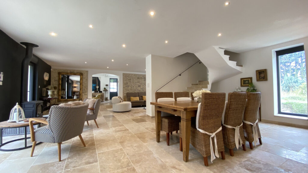 ‘MERVEILLE’ MAS D’EXCEPTION DE 260 m2 AVEC BASSIN PROVENCAL – 7 pièces – 4 chambres – NR  – 260 m²