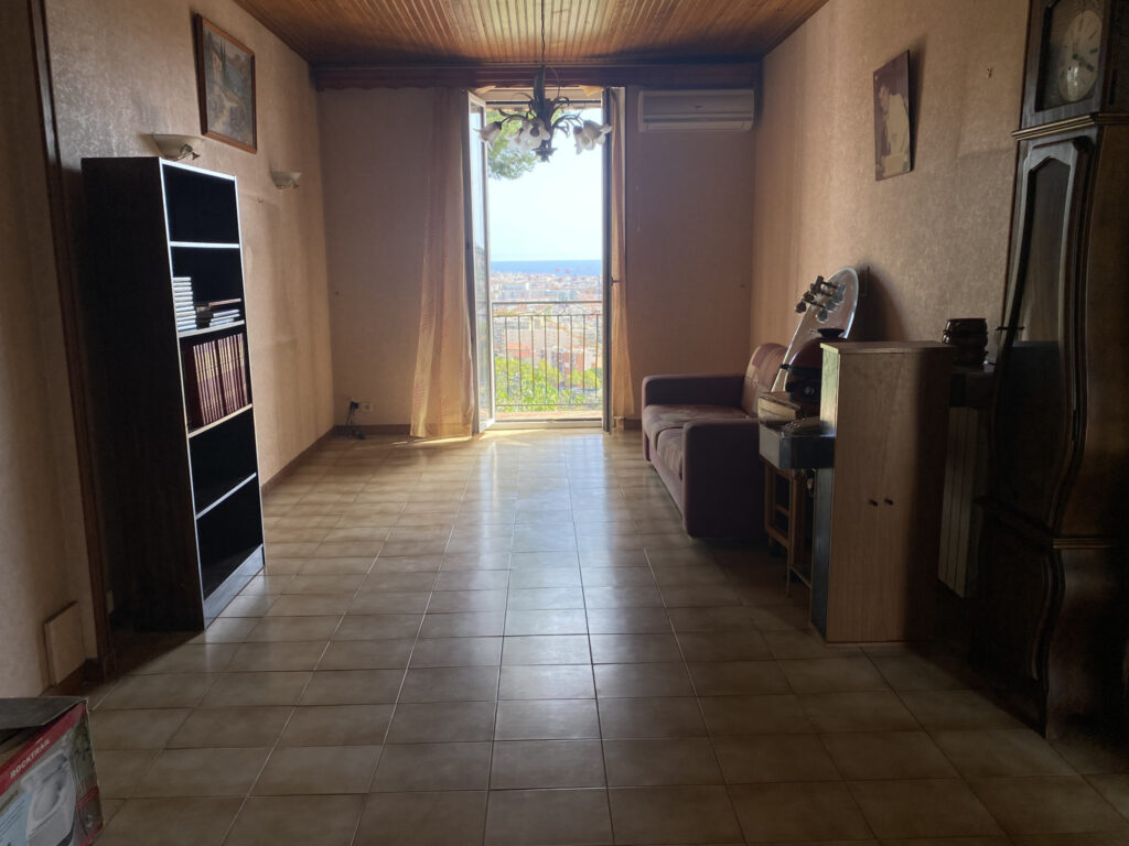 EXCELLENT POTENTIEL POUR CE HAUT DE VILLA DE 52 M2 avec BALC – 2 pièces – 1 chambre – 10  – 52 m²