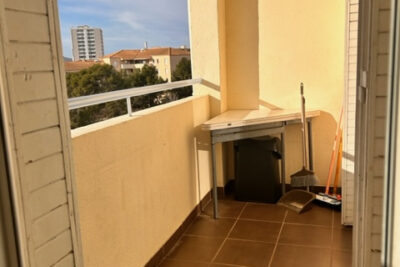 BEAU T3 REFAIT DERNIER ETAGE 7/7  – 3 pièces – 2 chambres – 51.5 m²