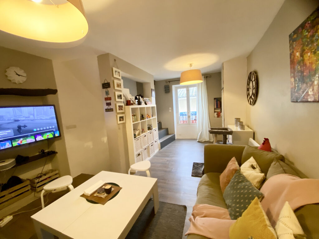 Maison de Village  – 3 pièces – 2 chambres – 6  – 78 m²