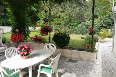 Villa style cottage anglais sise à Bellerive-sur-Allier – 6 pièces – 4 chambres – 200 m²