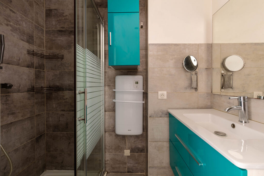 DERNIER ETAGE BEL APPARTEMENT T3/T4 TOULON OUEST garage – 4 pièces – 3 chambres – 6  – 61.6 m²