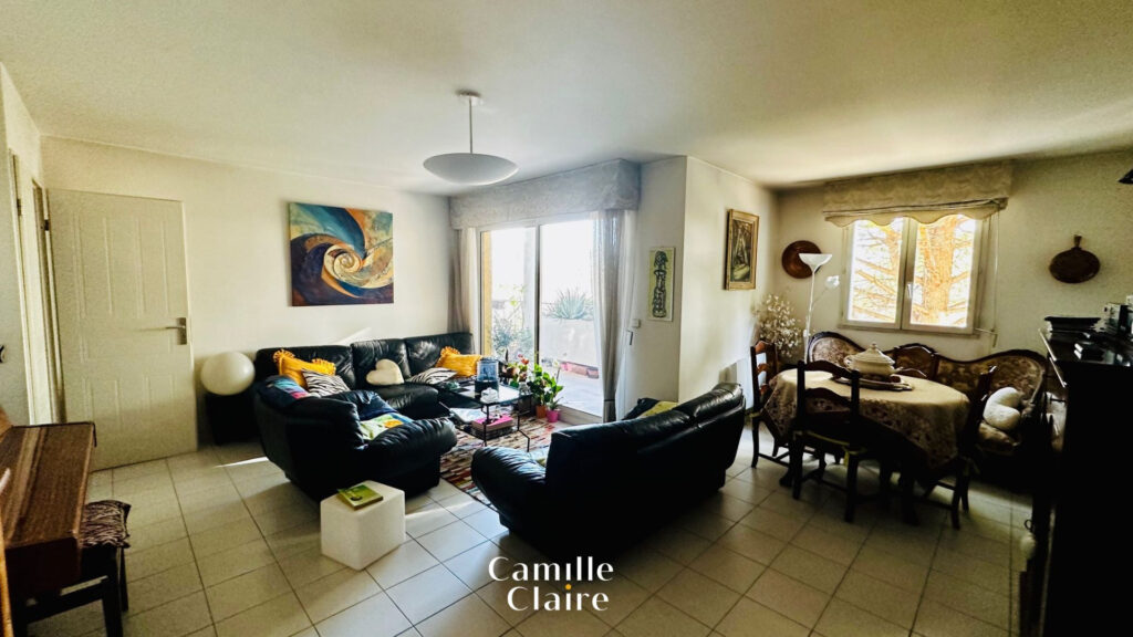 Appartement T4 standing avec terrasse à Aix-en-Provence – 4 pièces – 3 chambres – NR  – 94 m²