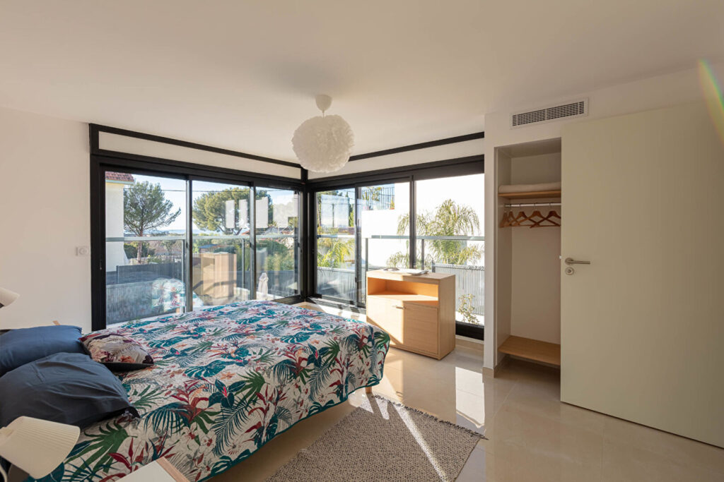 Maison Bandol 8 pièce(s) 210 m2 – 8 pièces – 5 chambres – 6  – 210 m²