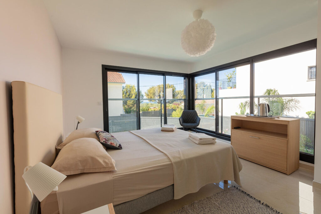 Maison Bandol 8 pièce(s) 210 m2 – 8 pièces – 5 chambres – 6  – 210 m²