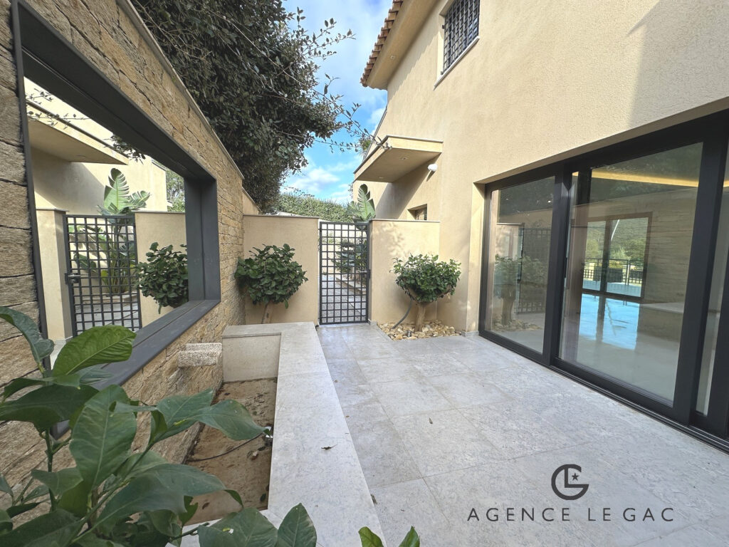 VILLA NEUVE PRESTATIONS HAUT DE GAMME – 5 pièces – 4 chambres – 4  – 180 m²