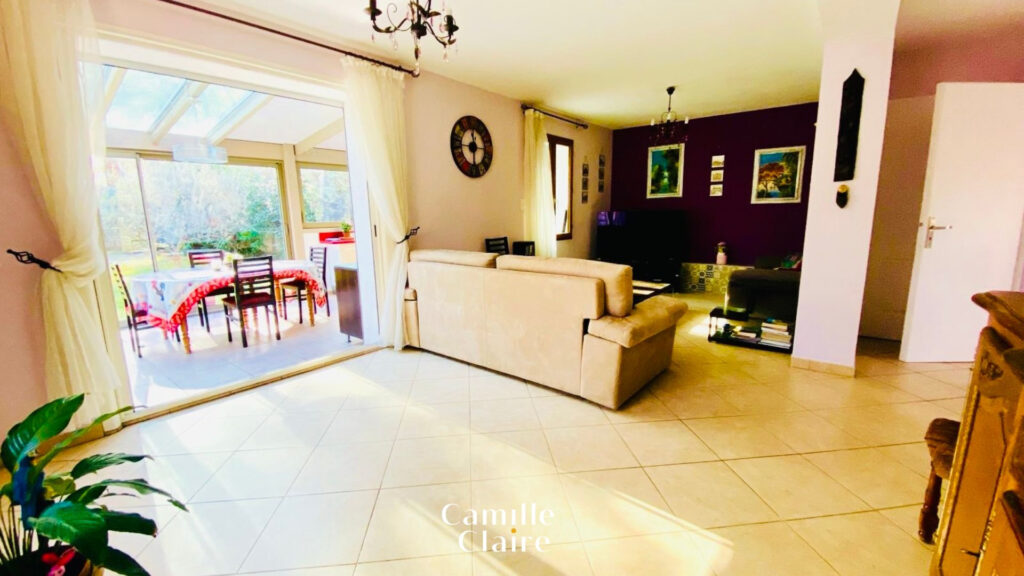 Maison 6 pièces sur  Aix en Provence avec Terrain et Piscine – 6 pièces – 4 chambres – NR  – 130 m²