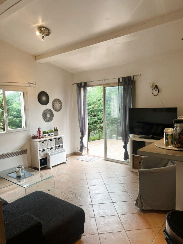 Villa individuelle avec piscine – 7 pièces – 5 chambres – 6  – 155 m²