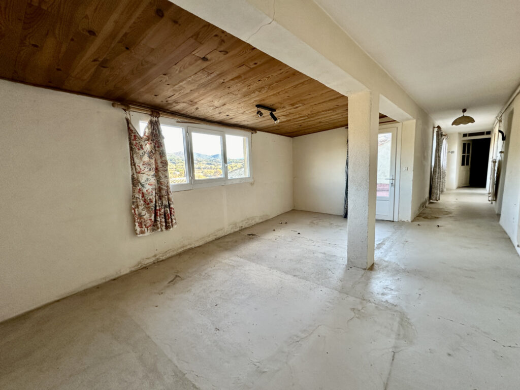 Maison de village à rénover – 7 pièces – 4 chambres – 6  – 160.6 m²