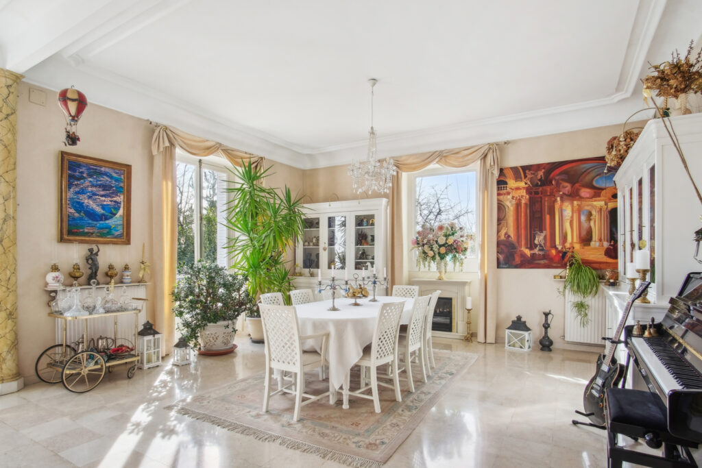 Dampmart (77) – Villas des Lions – Maison de Maître avec vue – 11 pièces – 5 chambres – NR  – 340 m²