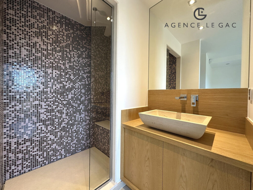 VILLA NEUVE PRESTATIONS HAUT DE GAMME – 5 pièces – 4 chambres – 4  – 180 m²