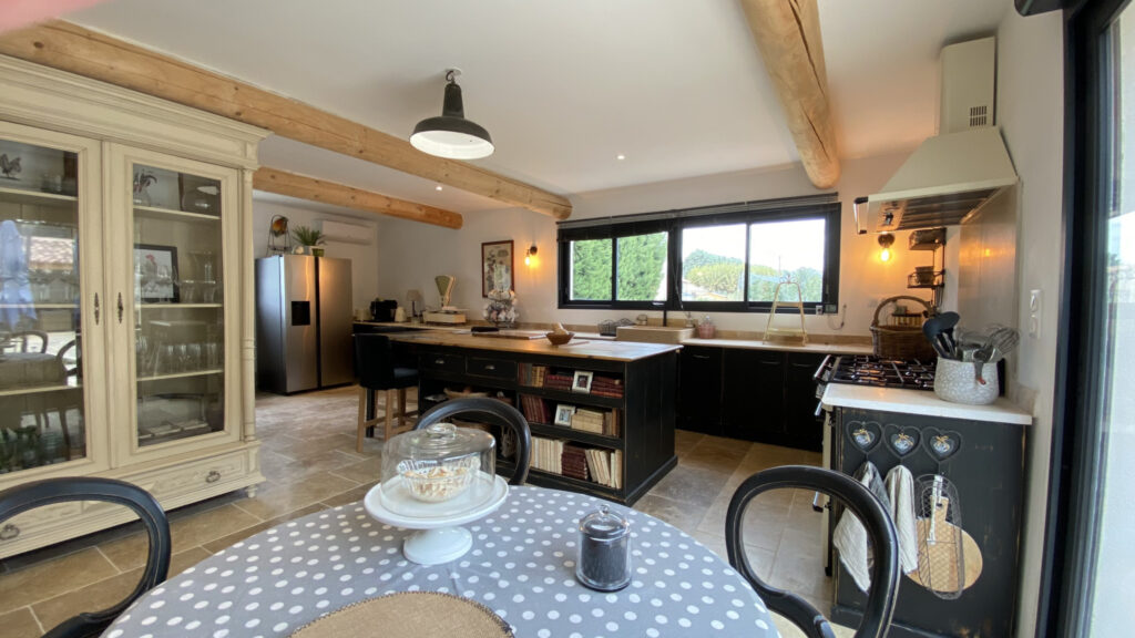 ‘MERVEILLE’ MAS D’EXCEPTION DE 260 m2 AVEC BASSIN PROVENCAL – 7 pièces – 4 chambres – NR  – 260 m²