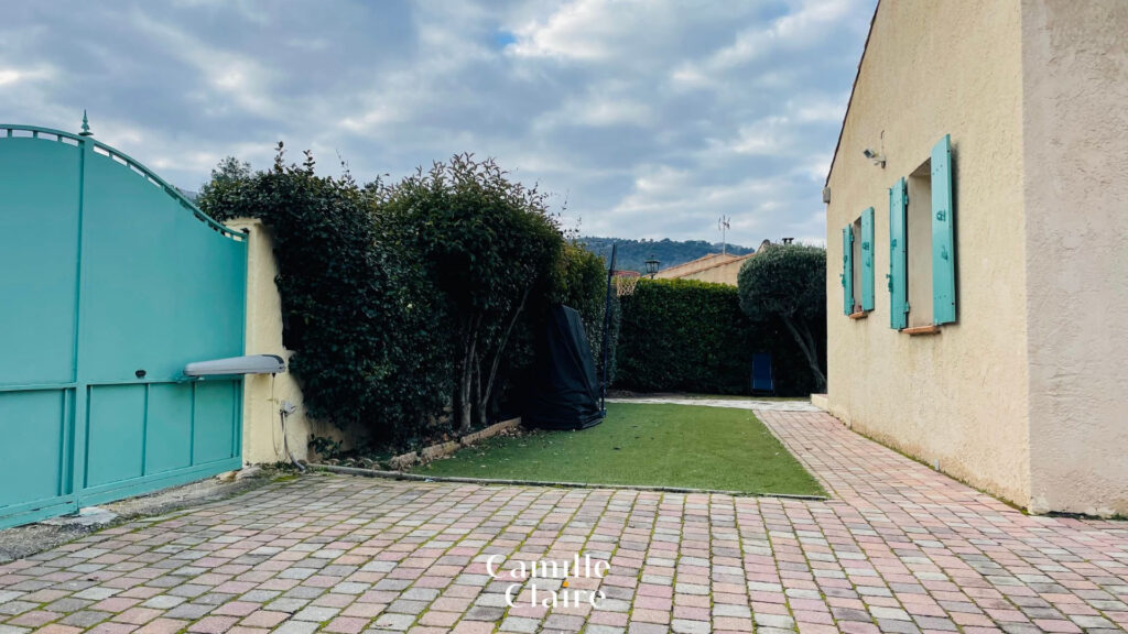 Maison T4 de plain-pied au clame avec terrain clos à Mimet. – 4 pièces – 3 chambres – NR  – 90 m²