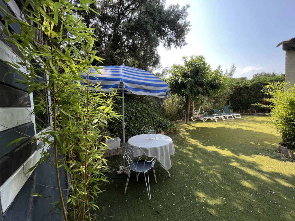 Villa individuelle avec piscine – 7 pièces – 5 chambres – 6  – 155 m²