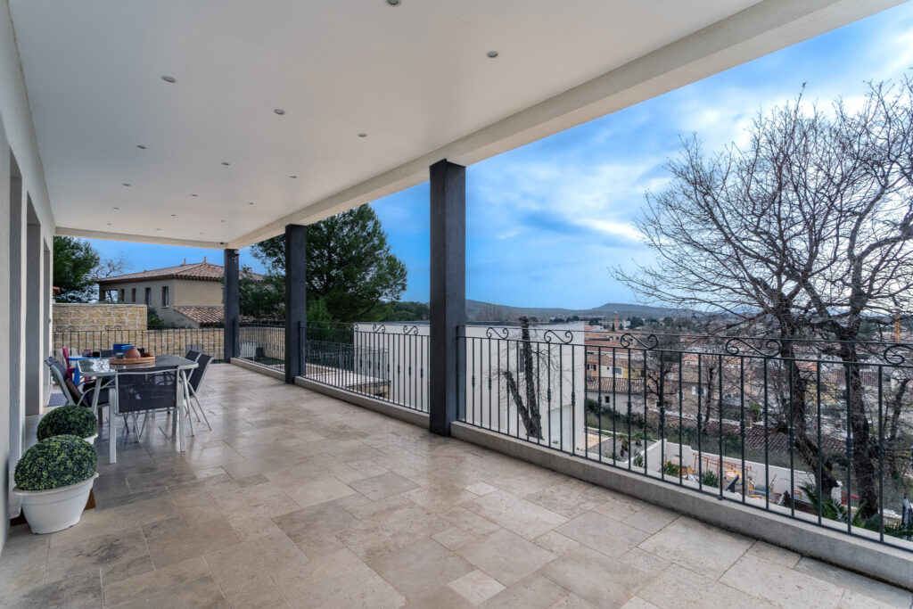 Maison 130m2 sur parcelle de 1000m2, 4 chambres avec piscine – 5 pièces – 4 chambres – 6  – 132 m²