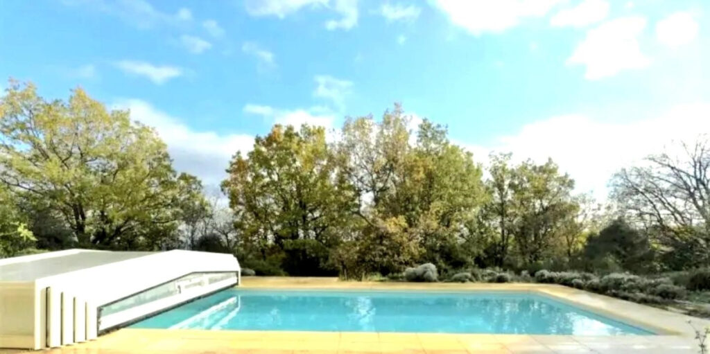 Villa d’architecte avec piscine  – 5 pièces – 3 chambres – 6  – 190 m²